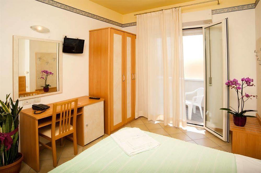 Hotel Boom 리미니 외부 사진